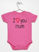 i love you mum z sercem body z krótkim rękawem kolor ciemny rózowy 088