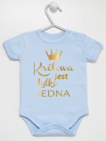 królowa jest tylko jedna nadruk złoty body z krótkim rękawem kolor błękitny 231 królowa jest tylko jedna nadruk złoty body z krótkim rękawem kolor błękitny 231