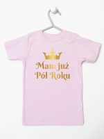 mam już pół roku nadruk złoty koszulka z krótkim rękawem kolor różowy 237 mam już pół roku nadruk złoty koszulka z krótkim rękawem kolor różowy 237