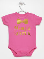 mam już roczek z muchą nadruk złoty body z krótkim rękawem kolor ciemny rózowy 250 mam już roczek z muchą nadruk złoty body z krótkim rękawem kolor ciemny rózowy 250