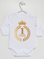 na roczek z laurami i imieniem nadruk złoty body z długim rękawem kolor biały 196