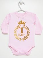 na roczek z laurami i imieniem nadruk złoty body z długim rękawem kolor różowy 196