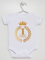 na roczek z laurami i imieniem nadruk złoty body z krótkim rękawem kolor biały 196