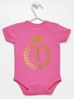 na roczek z laurami i imieniem nadruk złoty body z krótkim rękawem kolor ciemny rózowy 196