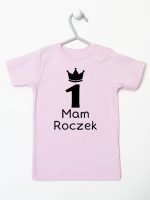 napis mam roczek z jedynką koszulka z krótkim rękawem kolor różowy 127