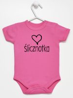 napis ślicznotka body z krótkim rękawem kolor ciemny rózowy 075