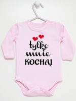 napis tylko mnie kochaj body z długim rękawem kolor różowy 204