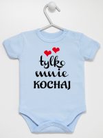 napis tylko mnie kochaj body z krótkim rękawem kolor błękitny 204