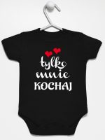 napis tylko mnie kochaj body z krótkim rękawem kolor czarny 204