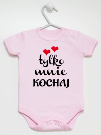napis tylko mnie kochaj body z krótkim rękawem kolor różowy 204
