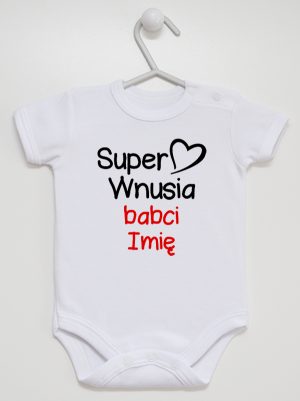 super wnusia babci z imieniem body z krótkim rękawem kolor biały 095