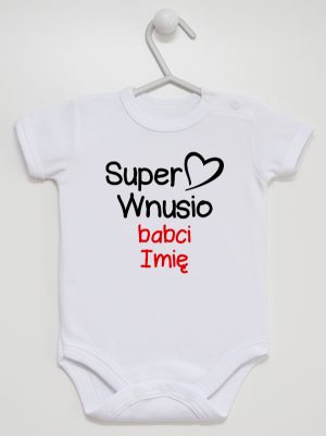 super wnusio babci z imieniem body z krótkim rękawem kolor biały 097