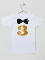 trójka z muszką na trzecie urodziny koszulka z krótkim rękawem kolor biały 221 trójka z muszką na trzecie urodziny koszulka z krótkim rękawem kolor biały 221