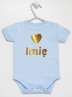 z imieniem dziecka i serduszkiem body z krótkim rękawem kolor błękitny 028