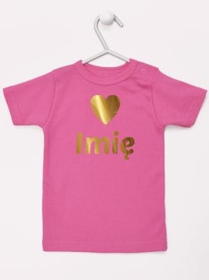 z imieniem dziecka i serduszkiem koszulka z krótkim rękawem kolor ciemny różowy 028