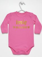 z imieniem oraz datą urodzenia body z długim rękawem kolor ciemny różowy 141