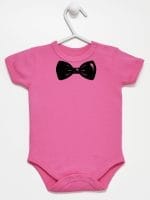 z muszką body z krótkim rękawem kolor ciemny rózowy 031