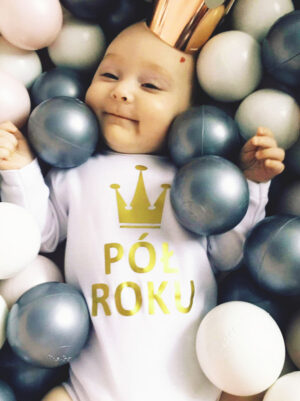 body z nadrukiem na pół roku galeria