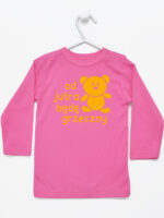 napis od jutra będę grzeczny z misiem koszulka z długim rękawem kolor ciemny różowy 265