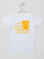 napis od jutra będę grzeczny z misiem koszulka z krótkim rękawem kolor biały 265