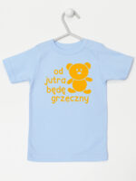 napis od jutra będę grzeczny z misiem koszulka z krótkim rękawem kolor błękitny 265